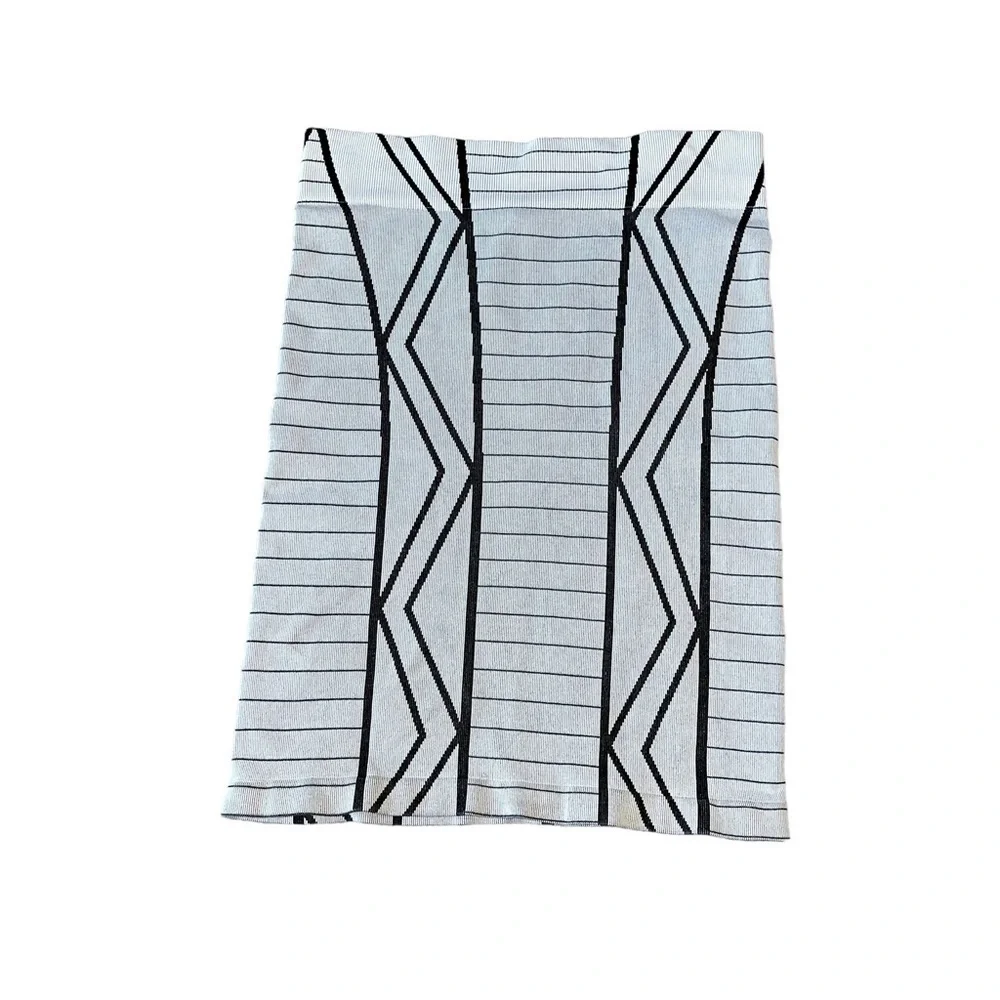 BCBGeneration-Women’s Geometric Design Mini Skirt in White Gray Black Size XS/S